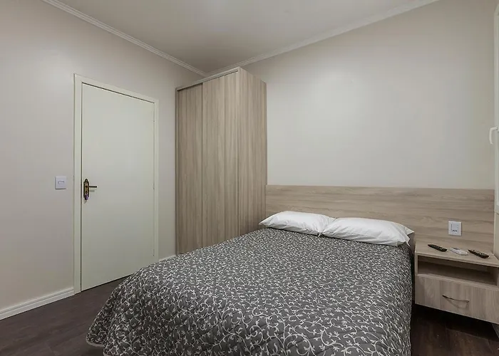 Gonçalves- Próximo A Santa Casa De Hotel Porto Alegre