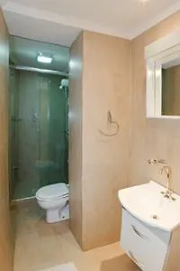 Gonçalves- Próximo A Santa Casa De 2* Porto Alegre