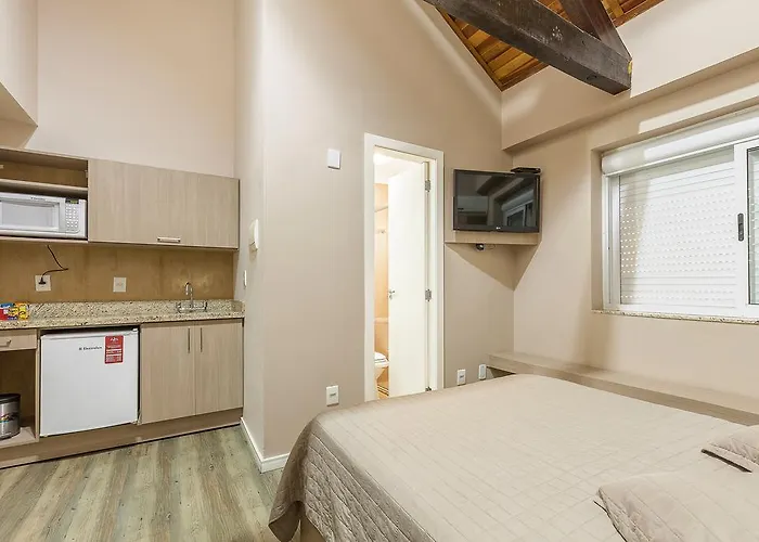Gonçalves- Próximo A Santa Casa De 2*