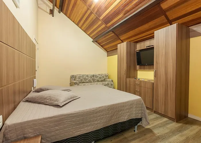 Gonçalves- Próximo A Santa Casa De 2*