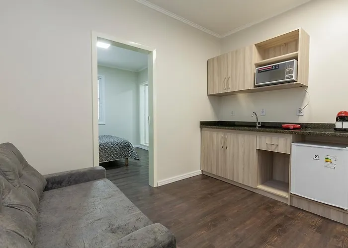 Gonçalves- Próximo A Santa Casa De 2* Porto Alegre