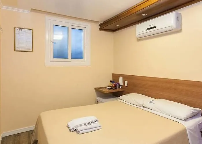 Hotel Gonçalves- Próximo A Santa Casa De Porto Alegre