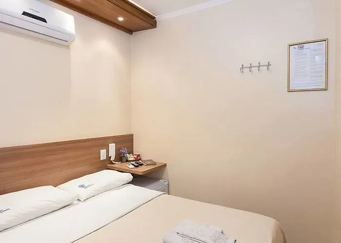 Hotel Gonçalves- Próximo A Santa Casa De Porto Alegre